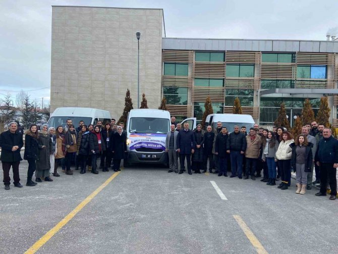Vanlı 30 Pdr Öğretmeni Destek İçin Deprem Bölgesine Gitti
