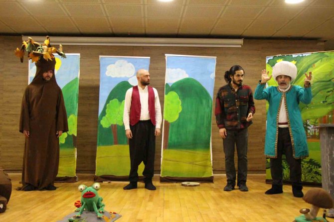 Depremzede Çocuklar Nasreddin Hoca Ve Keloğlan’la Güldü