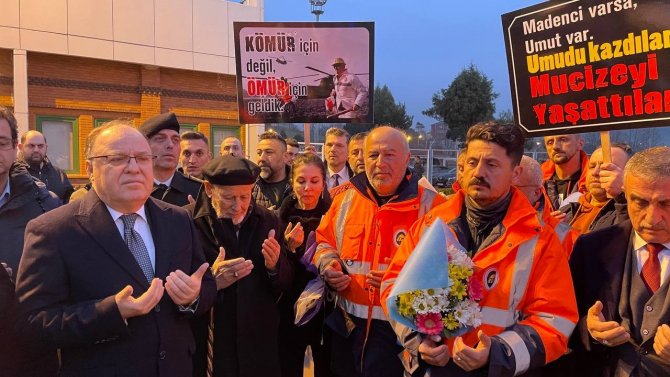 Deprem Bölgesinde Görevleri Sona Eren Madenciler Zonguldak’a Döndü