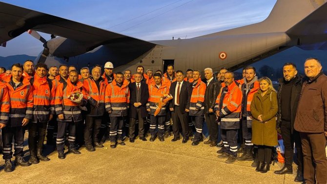 Deprem Bölgesinde Görevleri Sona Eren Madenciler Zonguldak’a Döndü