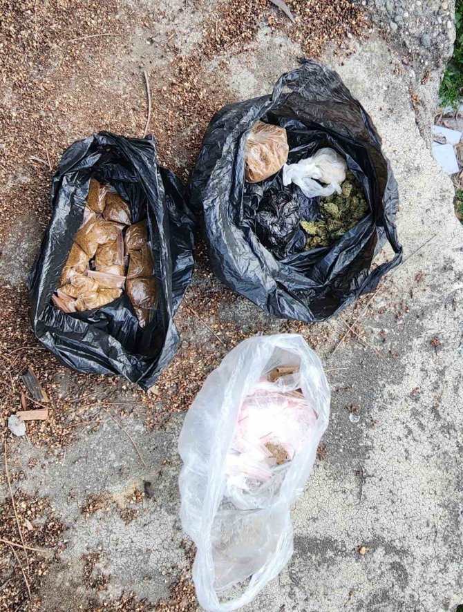 26 Bin Uyuşturucu Hap Ele Geçirildi 4 Zanlı Tutuklandı
