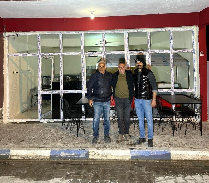 Adanalı Kebapçı, Hatay’da Depremzede Meslektaşına Yeni Dükkan Açtı