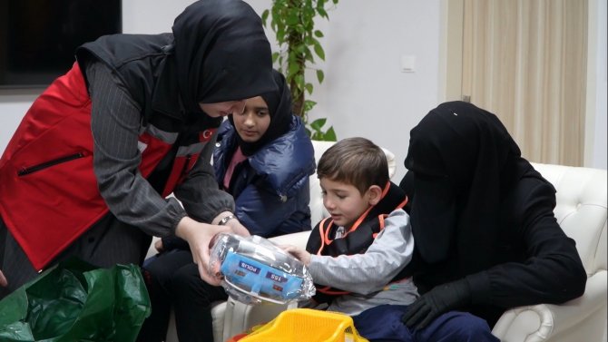 Enkazdan Yaralı Kurtulan Depremzede Çocuklar, Denizli’de Anneleriyle Buluştu