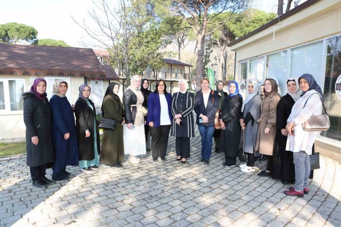 Ak Kadınlar’dan ‘Sıcak Sofralar Tekrar Kurulsun’ Kampanyası