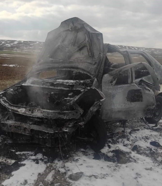 Aksaray’da 2 Otomobil Çarpıştı: 2 Yaralı