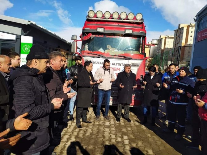 Altıntaş’tan Deprem Bölgesine Bugüne Kadar 24 Tır Yardım Sevk Edildi