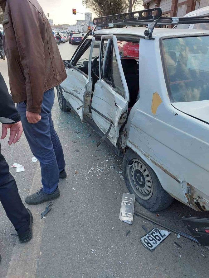 Başkentte Zincirleme Kaza: 2 Yaralı