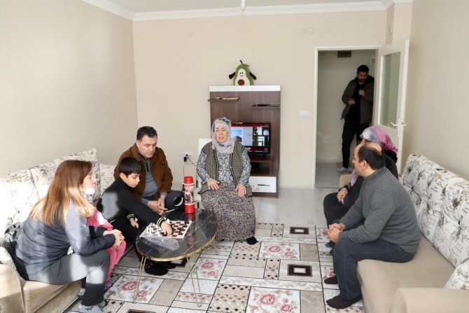 Başkan Demir, Depremzede Ailelerle Bir Araya Geldi