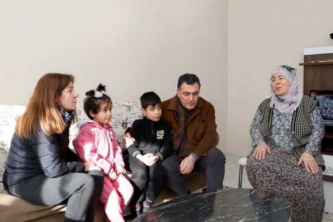 Başkan Demir, Depremzede Ailelerle Bir Araya Geldi