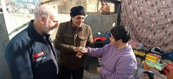 Bartın Müftüsü 30 Yakınını Kaybetmesine Rağmen Depremzedelerin Yardımına Koştu