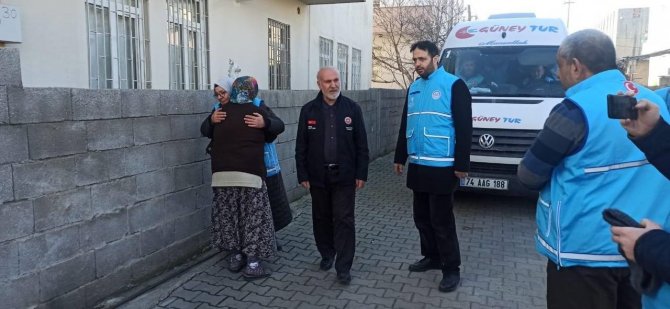 Bartın Müftüsü 30 Yakınını Kaybetmesine Rağmen Depremzedelerin Yardımına Koştu