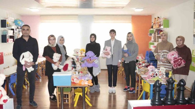 Bitlis’ten Deprem Bölgesine ‘Sevgi Bağı’