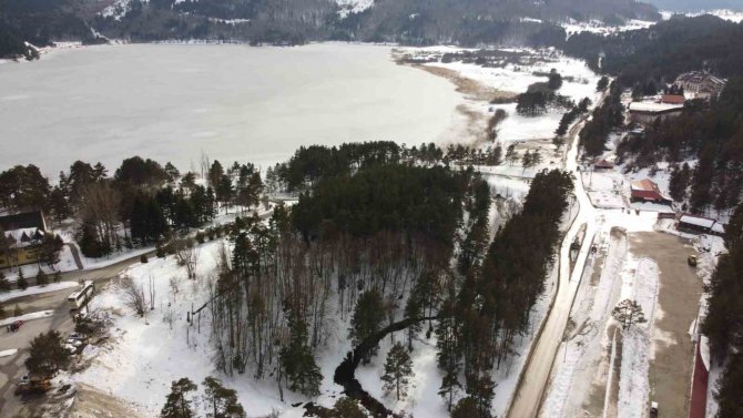 Abant Gölü Buz Tuttu