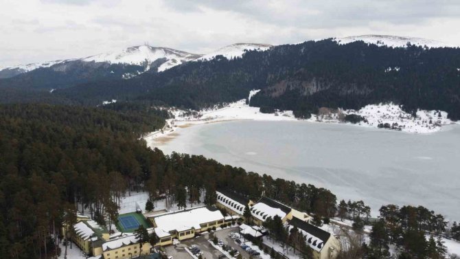 Abant Gölü Buz Tuttu