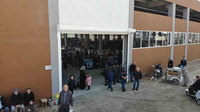 Lapseki’de Kapalı Pazaryeri Açıldı