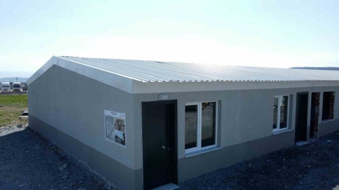 Bakan Kurum: “Kalıcı Konutlarımızı Tamamlayana Kadar Vatandaşımızı Mağdur Etmeyeceğiz”