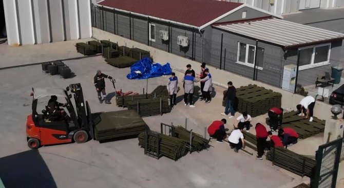 Denizli Osb’de Depremzedeler İçin Tam Teşekküllü Çadırlar Üretildi