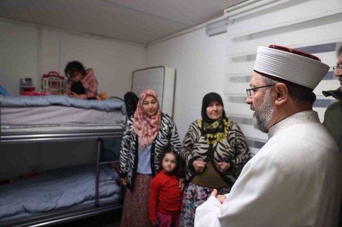 Diyanet İ̇şleri Başkanı Erbaş, Islahiye’de Konteyner Kent Ve Koordinasyon Merkezini Ziyaret Etti