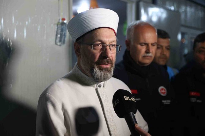 Diyanet İ̇şleri Başkanı Erbaş, Islahiye’de Konteyner Kent Ve Koordinasyon Merkezini Ziyaret Etti
