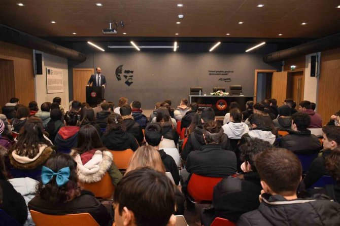 Gün, Deprem Sonrası Eğitime Başlayan Lise Son Sınıf Öğrencileriyle Buluştu