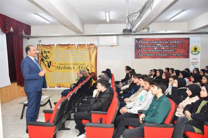 Gün, Deprem Sonrası Eğitime Başlayan Lise Son Sınıf Öğrencileriyle Buluştu