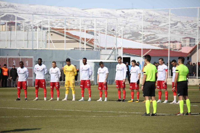 Sivasspor İle Sivas Belediyespor Yardım Maçında Karşılaştı