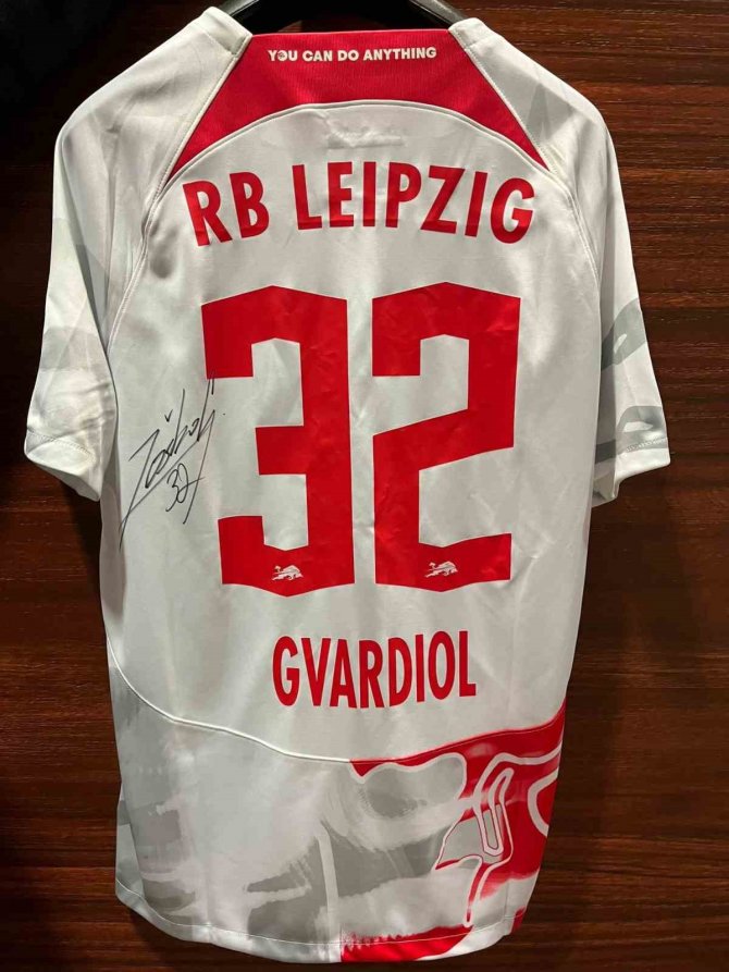 Josko Gvardiol’dan, Depremzedelere Destek