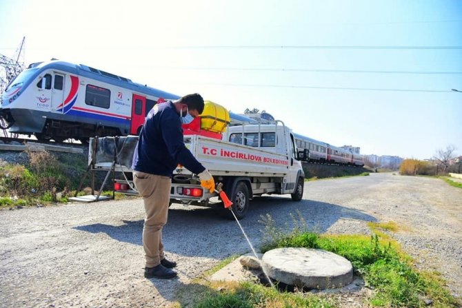 İ̇ncirliova Belediyesi İlaçlama Çalışması Başlattı