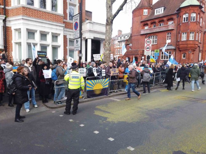 Londra’da Rusya Büyükelçiliği’nin Karşısındaki Sokağa Kiev İsmi Verildi