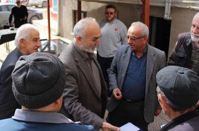 Başkan Kepez İlçe Pazarını Gezdi