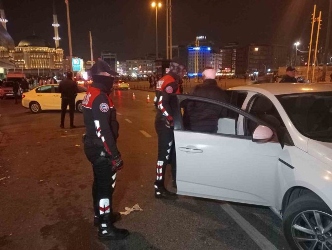 İ̇stanbul’da Helikopter Destekli Yeditepe Huzur Uygulaması