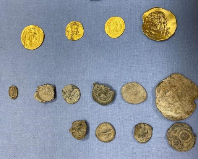 İ̇zmir Polisinden Tarihi Eser Kaçakçılarına Operasyon