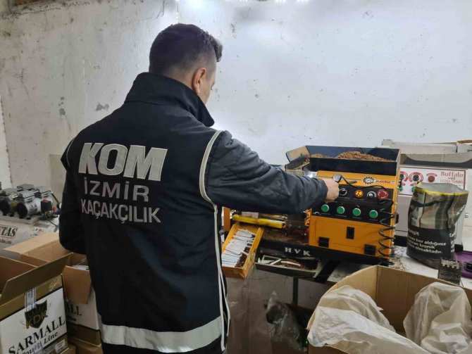 İ̇zmir’de Kaçak Sigara İmalathanelerine Şok Baskın