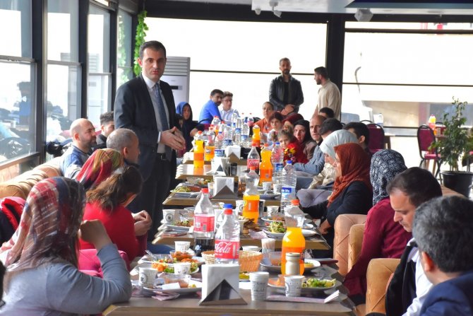 Batman’da Depremzedelere Moral Yemeği Verildi