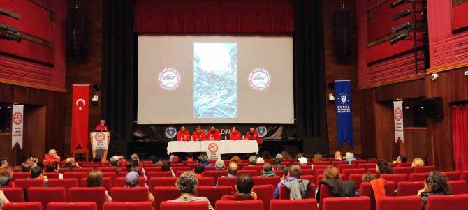 Deprem Bölgesinde Görev Yapan Kurtarma Ekipleri Yaşadıklarını Anlattı