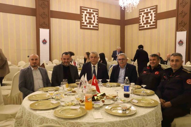 Deprem Kahramanlarına Teşekkür Yemeği