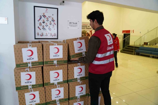 Kızılay, Afet Bölgesinden Tahliye Edilen Afetzedelerin İhtiyaçlarını Karşılıyor