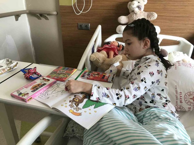 Depremin Simge İsmi Minik Yağmur, “Artık Üşümüyorum Aksine Terliyorum”