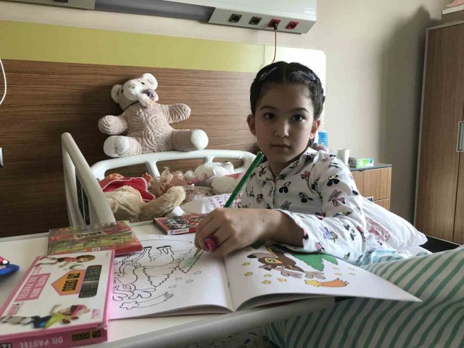 Depremin Simge İsmi Minik Yağmur, “Artık Üşümüyorum Aksine Terliyorum”