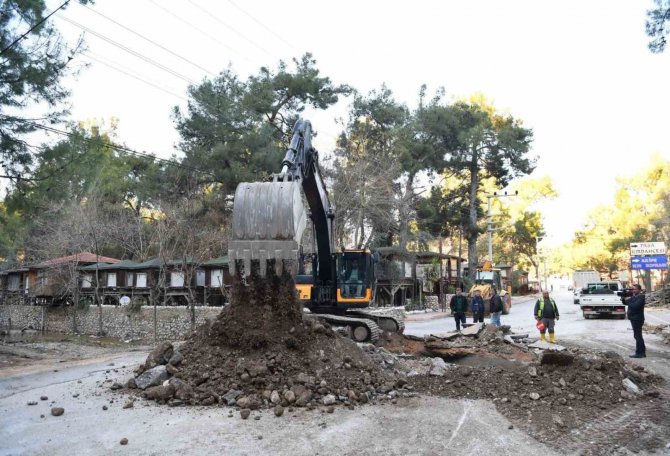 Konyaaltı’nda Sel Sularının Yıktığı Köprüler Onarıldı