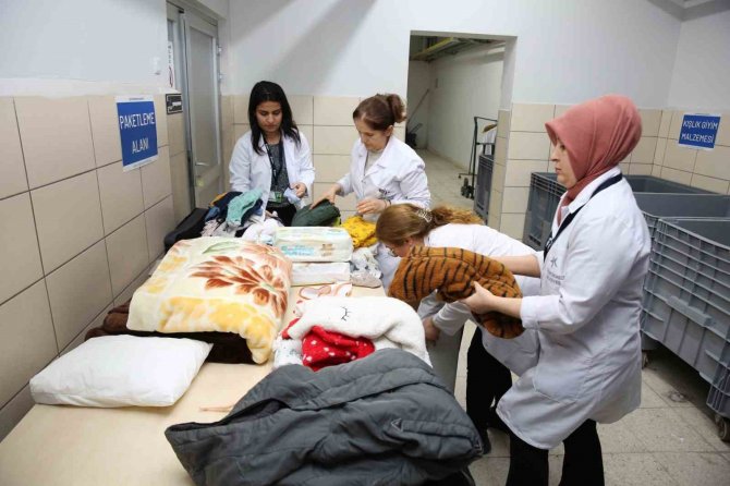 Küçükçekmece Belediyesinden Deprem Seferberliği: Bölgeye Yardımlar Sürüyor