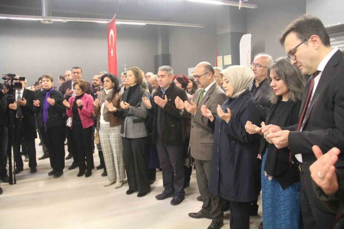 Kütahya’da Depremzedeler Yararına Kermes