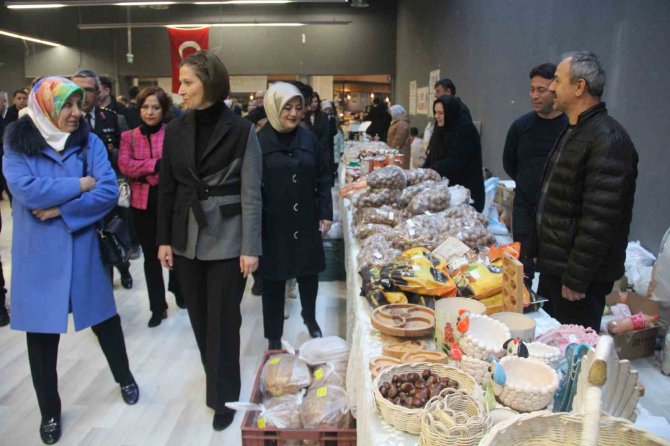 Kütahya’da Depremzedeler Yararına Kermes