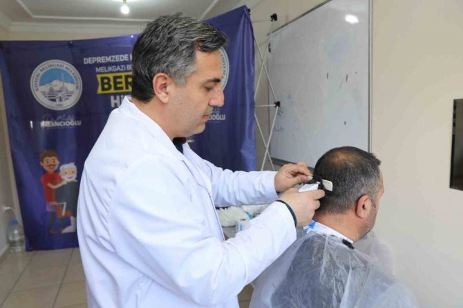 Melikgazi’den Yurtlarda Kalan Depremzedelere Berber Hizmeti
