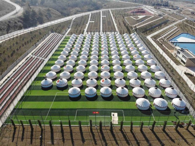 Yurt Çadırlar Sıcak Yuva Oldu