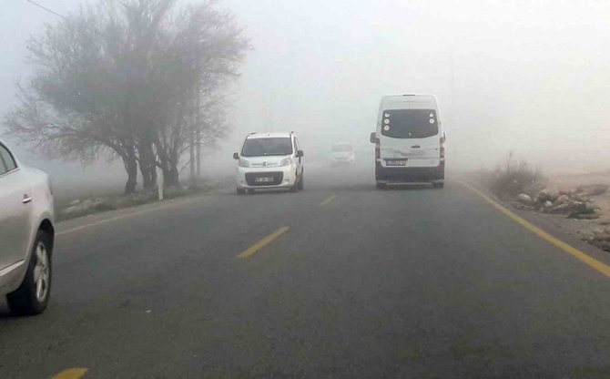 Menteşe’de Sisli Hava Sürücüleri Olumsuz Etkiledi