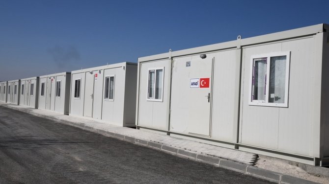 Osmaniye’de Konteyner Kent Kurulumu Sürüyor