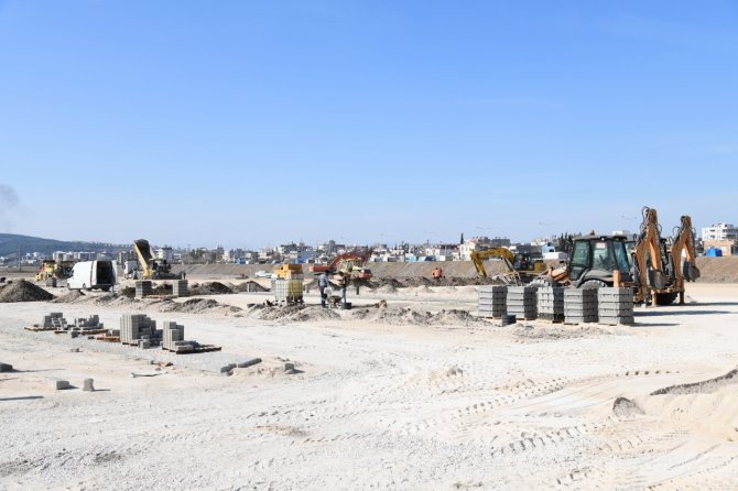 Osmaniye’de Konteyner Kent Kurulumu Sürüyor