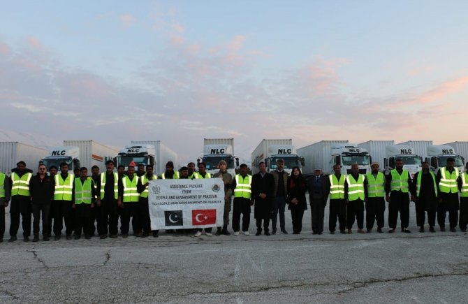 Pakistan’dan Depremzedeler İçin Gelen 21 Tırlık Konvoy Malatya’ya Ulaştı