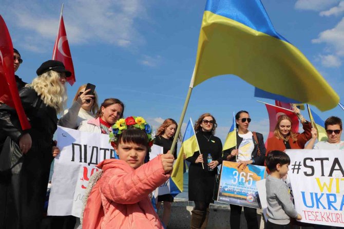 Rusya-ukrayna Savaşının 1. Yılında Ukrayna’da Hayatını Kaybedenler Anıldı